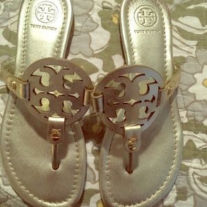 Tory Burch logo flats gold